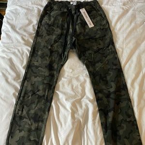 Zanerobe camouflage joggers - brand new